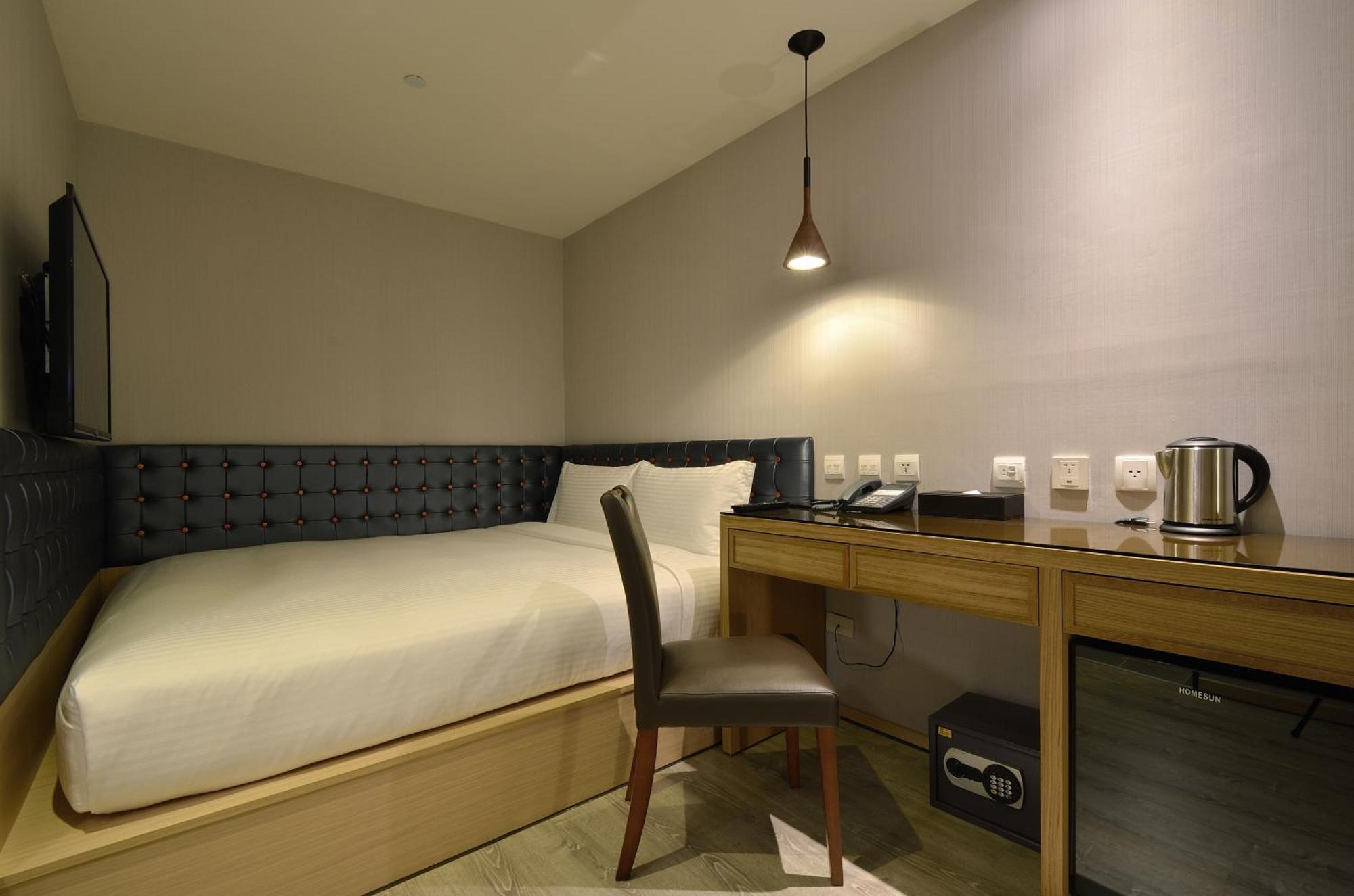 Stay Hotel - Taichung Yizhong Exterior photo