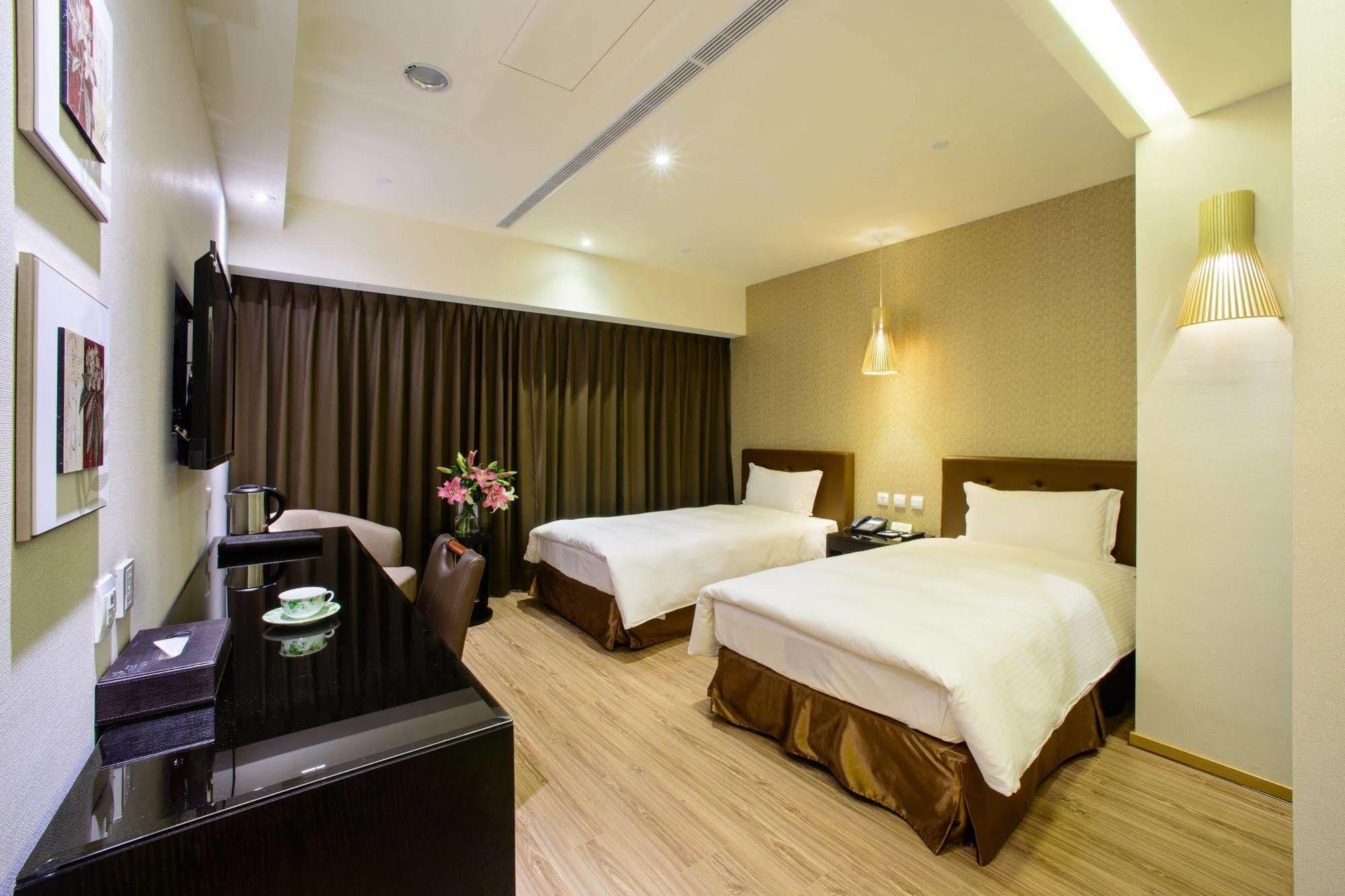 Stay Hotel - Taichung Yizhong Exterior photo