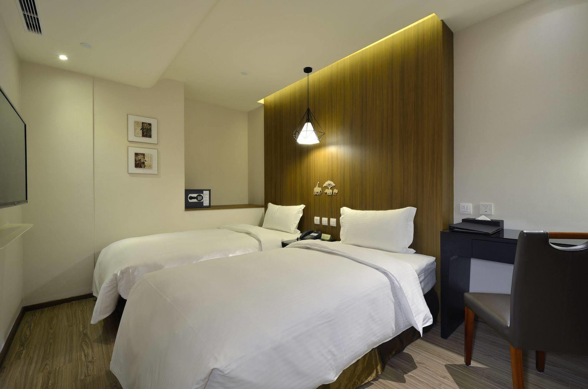 Stay Hotel - Taichung Yizhong Exterior photo